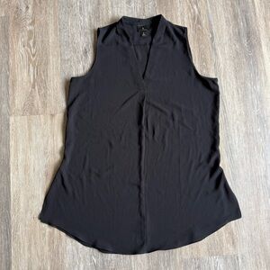 Worthington Sleeveless Black V-Neck Blouse